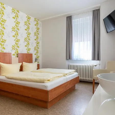 クローネ リューデスハイム 2* リューデスハイム・アム・ライン