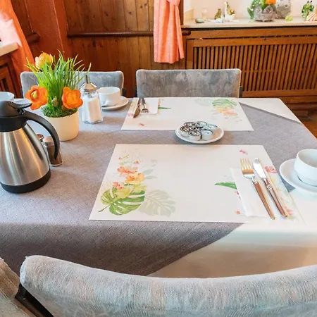 クローネ リューデスハイム 2*