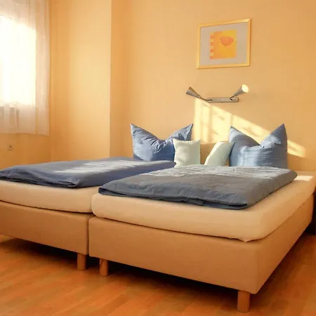 クローネ リューデスハイム ホテル 2*